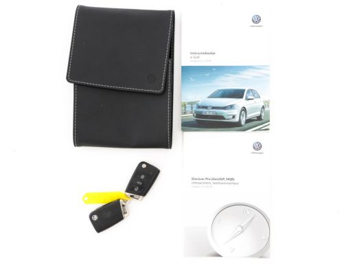 Volkswagen e-Golf (INCL-BTW) *HEATPUMP | FULL-LEATHER | FULL-LED | ADAPTIVE-CRUISE | VIRTUAL-COCKPIT |  KEYLESS | C... ActivLease financial lease
