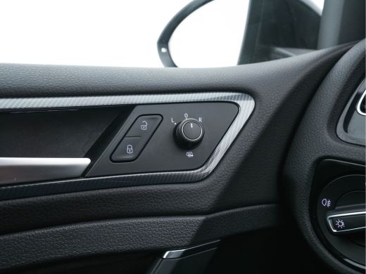 Volkswagen GOLF Variant 1.5 TSI Highline-Business R-Line-Sportpack Aut. *DIGI-COCKPIT |  FULL-LED | BLIND-SPOT | DAB | NA... ActivLease financial lease