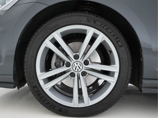 Volkswagen Golf 1.5 TSI R-Line-Sport Highline Aut. *DIGI-COCKPIT |  FULL-LED | BLIND-SPOT | DAB | NAVI-FULLMAP | ... ActivLease financial lease