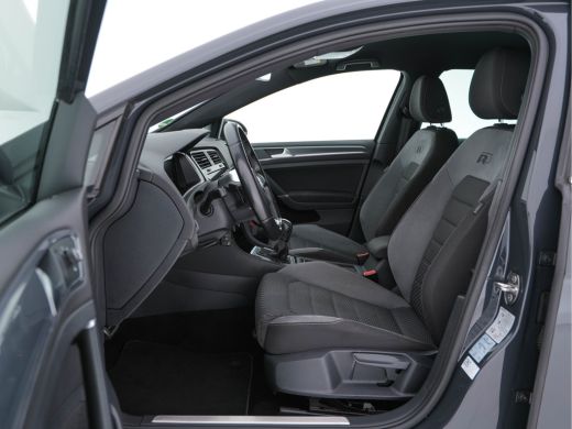 Volkswagen Golf 1.5 TSI R-Line-Sport Highline Aut. *DIGI-COCKPIT |  FULL-LED | BLIND-SPOT | DAB | NAVI-FULLMAP | ... ActivLease financial lease