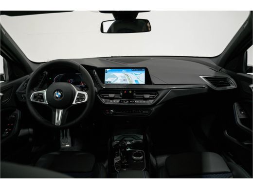BMW 1 Serie 5-deurs 118i M Sportpakket Aut. ActivLease financial lease