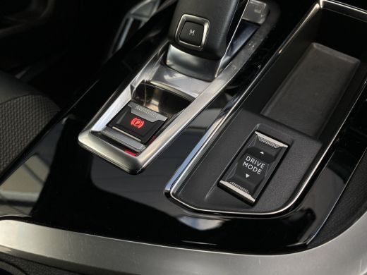 Peugeot 3008 1.2 PureTech GT Navigatie | Climate | Sensoren voor/achter | Camera | Keyless | Carplay ActivLease financial lease