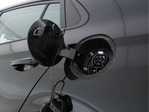 Hyundai IONIQ Comfort EV (INCL-BTW) *NAVI-FULLMAP | FULL-LED | INFINITY-AUDIO | CAMERA | ECC | DAB | PDC | APP... ActivLease financial lease
