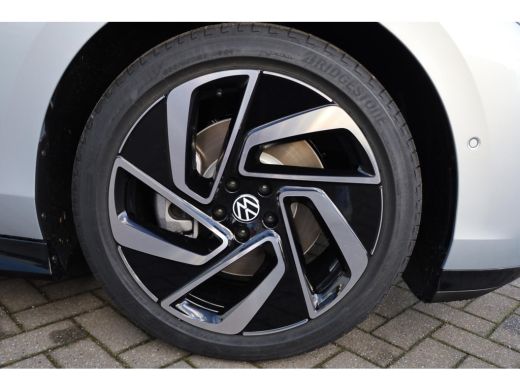 Volkswagen ID.7 Pro Business 77 kWh 210KW/286PK 77KW accu, trekhaak wegklapbaar, Warmtepomp, 20Inch Montreal wiel... ActivLease financial lease