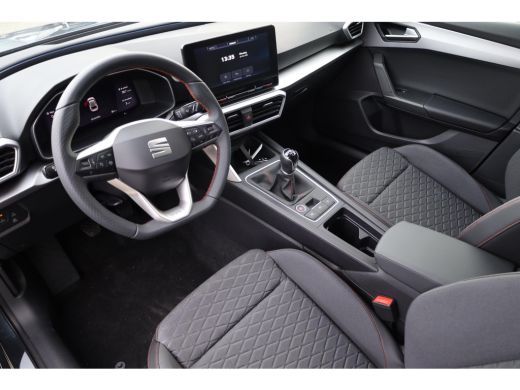 Seat Leon 1.0 TSI FR Business Intense 110PK / 81kW, Glazen elekt. panoramadak, airco, achteruitrijcamera, p... ActivLease financial lease