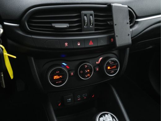 Fiat Tipo Stationwagon 1.6 MultiJet 16v Business Lusso *FULL-LEATHER | NAVI-FULLMAP | CAMERA | ECC | PDC | ... ActivLease financial lease