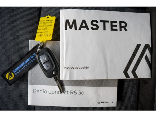 Renault Master 2.3 dCi L3H2 | 150 PK | Euro 6 | A/C | Trekhaak | 3-Persoons ActivLease financial lease