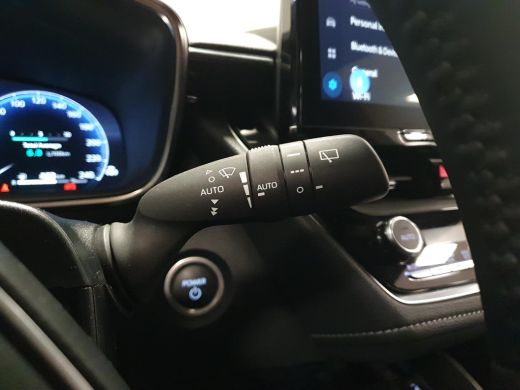 Toyota Corolla Touring Sports 1.8 Hybrid First Edition (Parkeersensoren voor en achter - Stoelverwarming) ActivLease financial lease