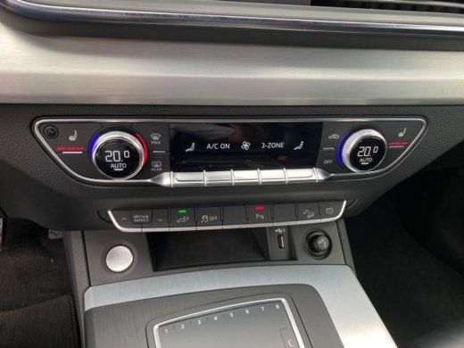Audi Q5 55 TFSI e quattro Competition ActivLease financial lease