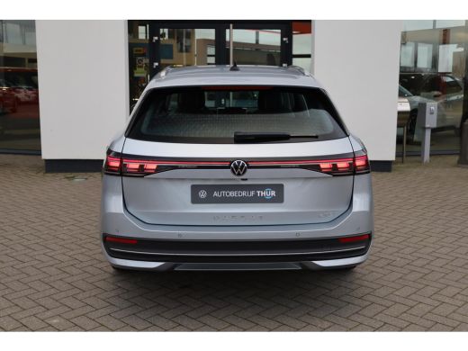 Volkswagen Passat Variant 1.5 eTSI Business 110KW/150PK DSG, LED Matrix IQ.Light, verw voorstoelen + stuurwiel, Tra... ActivLease financial lease