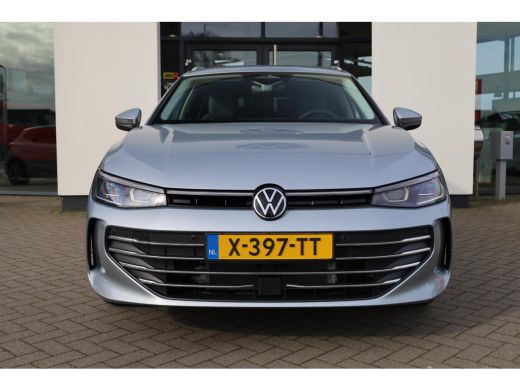 Volkswagen Passat Variant 1.5 eTSI Business 110KW/150PK DSG, LED Matrix IQ.Light, verw voorstoelen + stuurwiel, Tra... ActivLease financial lease