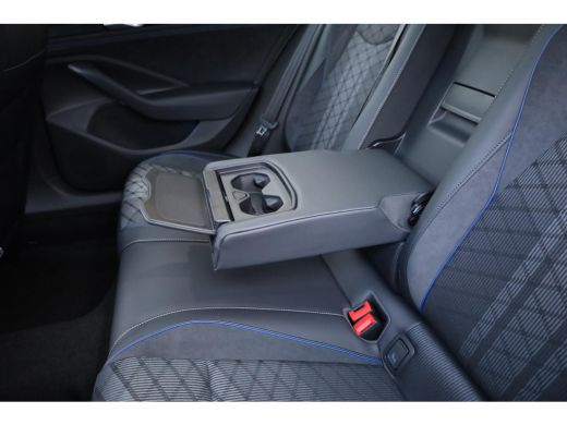 Volkswagen Passat Variant 1.5 eTSI R-Line Business 150 PK / 110 kW Elektr. verst. panoramadak, Harman Kadon audio®,... ActivLease financial lease