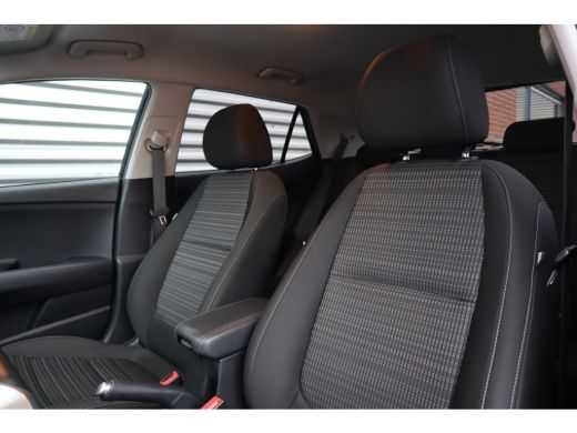 Kia Stonic 1.0 T-GDi MHEV DynamicPlusLine Carplay / Camera / Climate Control keyless ActivLease financial lease