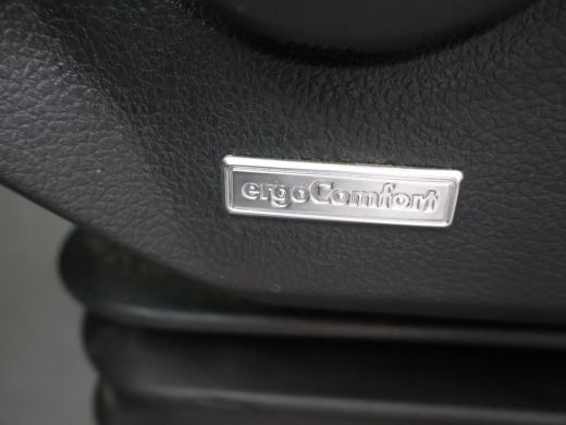 MAN TGE 30 2.0 + CAMERA / NAVIGATIE / APPLE CARPLAY / 3-ZITS ActivLease financial lease