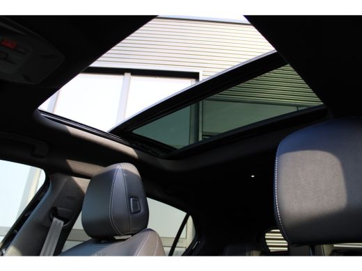 Opel Astra 1.6 T. Hybrid 180 pk Ultimate / Navigatie / 360 Camera / AGR / Park Pilot / Panorama-dak / Black ... ActivLease financial lease