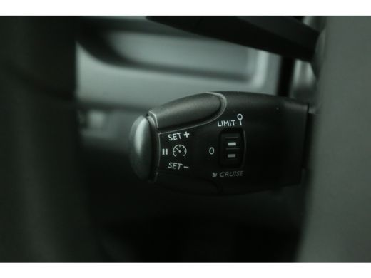Opel Vivaro 1.5 CDTI L3H1 2022 | Airco Cruisecontrol PDC Camera Navigatie 3 Persoons Metallic ActivLease financial lease