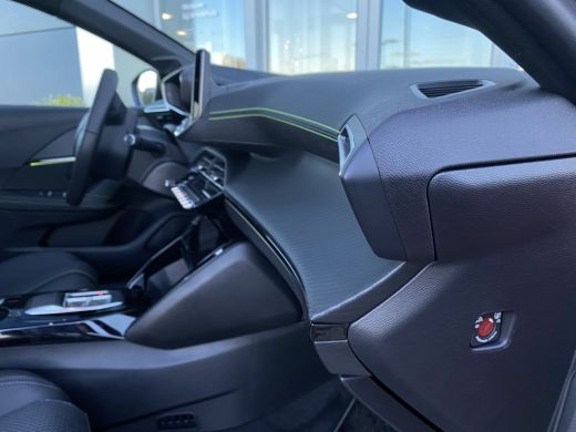 Peugeot e-208 EV GT 50 kWh | Navigatie | Climate | Keyless | Pano | Sensoren + Camera | Carplay | Stoelverwarming ActivLease financial lease