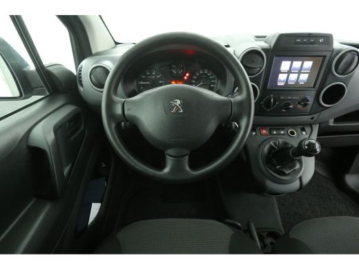 Peugeot Partner 120 1.6 BlueHDi 100PK L1H1 Airco Cruise PDC Navigatie 3 Persoons Imperiaal 15"LMV Trekhaak ActivLease financial lease