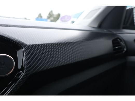 Volkswagen T-Cross 1.0 TSI Life Adaptieve Cruise / Blind Spot / NL-Auto / 1e eigenaar / LMV / Airco / ActivLease financial lease