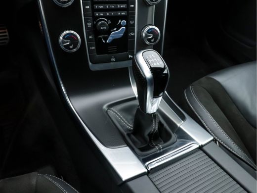 Volvo  V60 2.0 D4 R-Design Business-Sport *NAVI-FULLMAP | LEATHER-MICROFIBRE | BI-XENON | CAMERA | ECC | SPO... ActivLease financial lease