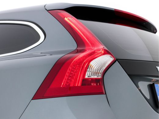 Volvo  V60 2.0 D4 R-Design Business-Sport *NAVI-FULLMAP | LEATHER-MICROFIBRE | BI-XENON | CAMERA | ECC | SPO... ActivLease financial lease