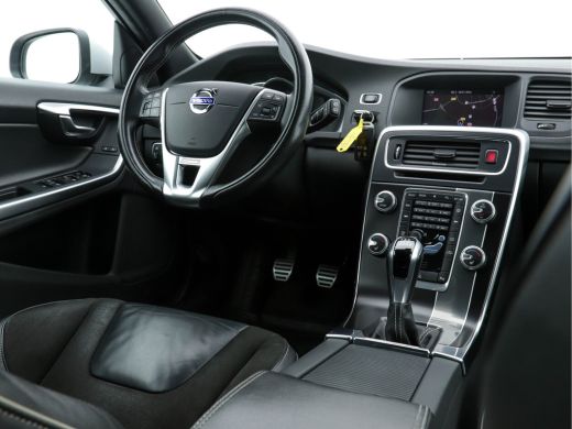 Volvo  V60 2.0 D4 R-Design Business-Sport *NAVI-FULLMAP | LEATHER-MICROFIBRE | BI-XENON | CAMERA | ECC | SPO... ActivLease financial lease