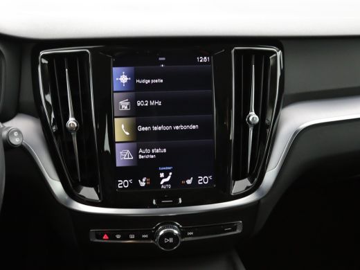 Volvo  V60 T5 | Leder | Trekhaak | Standkachel | 19 Inch | Adapative Cruise | BLIS ActivLease financial lease