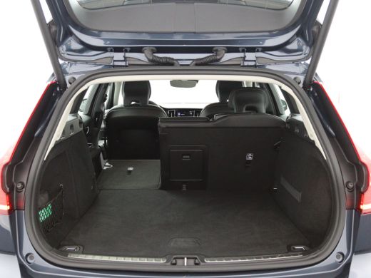 Volvo  V60 T5 | Leder | Trekhaak | Standkachel | 19 Inch | Adapative Cruise | BLIS ActivLease financial lease