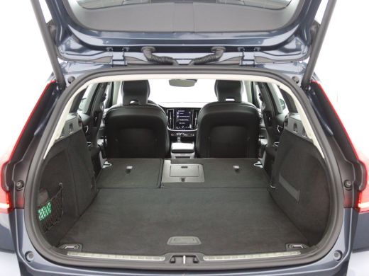 Volvo  V60 T5 | Leder | Trekhaak | Standkachel | 19 Inch | Adapative Cruise | BLIS ActivLease financial lease