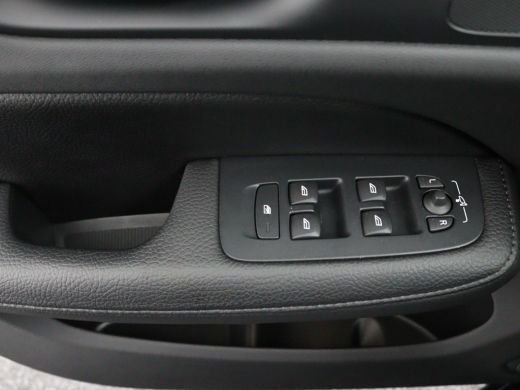 Volvo  V60 T5 | Leder | Trekhaak | Standkachel | 19 Inch | Adapative Cruise | BLIS ActivLease financial lease