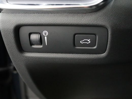 Volvo  V60 T5 | Leder | Trekhaak | Standkachel | 19 Inch | Adapative Cruise | BLIS ActivLease financial lease