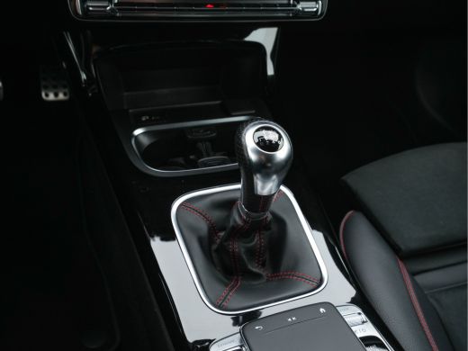 Mercedes A-Klasse 180 Business Solution AMG-Sport-Pack *PANO | WIDE-SCREEN-COCKPIT | FULL-LED | LEATHER-MICROFIBRE ... ActivLease financial lease