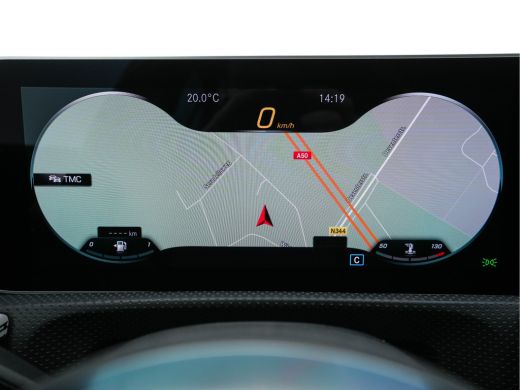 Mercedes A-Klasse 180 Business Solution AMG-Sport-Pack *PANO | WIDE-SCREEN-COCKPIT | FULL-LED | LEATHER-MICROFIBRE ... ActivLease financial lease