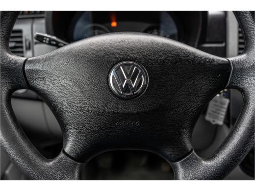 Volkswagen Crafter 2.0 TDI | Bakwagen met laadklep | A/C | Cruise | 3-Persoons ActivLease financial lease