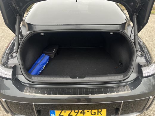 Hyundai IONIQ 6 Connect 77 kWh | Unieke "Try before you buy" kans! | Vraag een van onze verkoopadviseurs voor de ... ActivLease financial lease