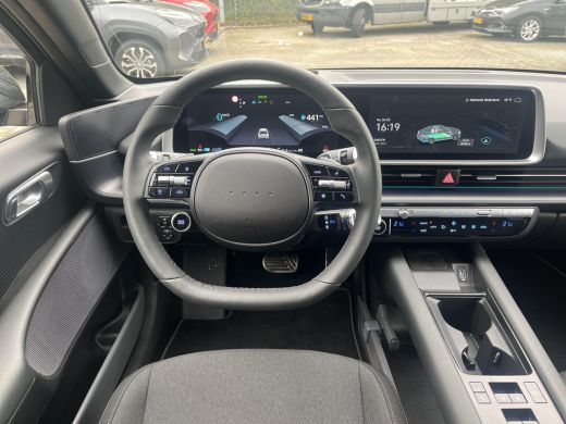 Hyundai IONIQ 6 Connect 77 kWh | Warmte pomp | Navigatiesysteem | 20' wielen | ActivLease financial lease