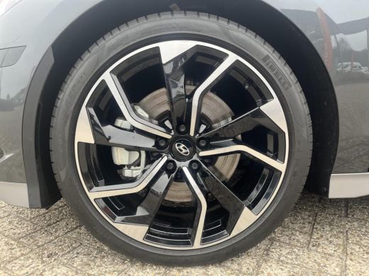 Hyundai IONIQ 6 Connect 77 kWh | Unieke "Try before you buy" kans! | Vraag een van onze verkoopadviseurs voor de ... ActivLease financial lease