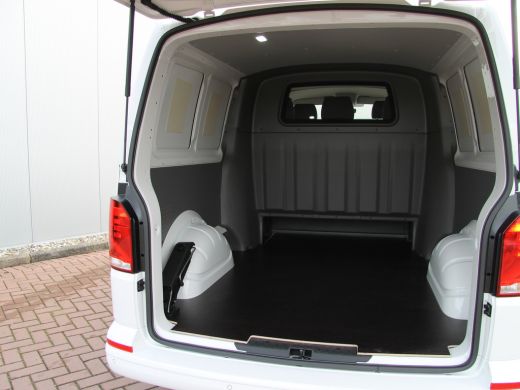 Volkswagen Transporter 2.0 TDI L2 Highline Dub Cab | Schuifdeur L+R nieuwe bus ActivLease financial lease