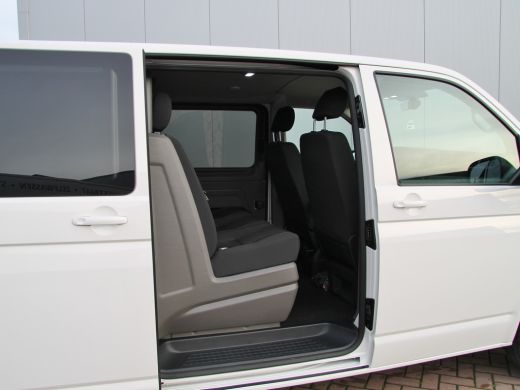 Volkswagen Transporter 2.0 TDI L2 Highline Dub Cab | Schuifdeur L+R nieuwe bus ActivLease financial lease