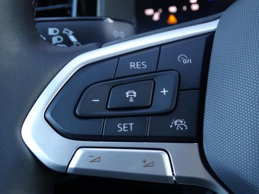 Volkswagen Polo 1.0 TSI 95 5MT Life Parkeersensoren voor en achter (Park Distance Control) ActivLease financial lease
