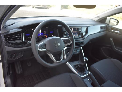 Volkswagen Polo 1.0 TSI 95 5MT Life Zijruiten achter en achterruit getint, 65% lichtabsorberend | Parkeersensoren... ActivLease financial lease