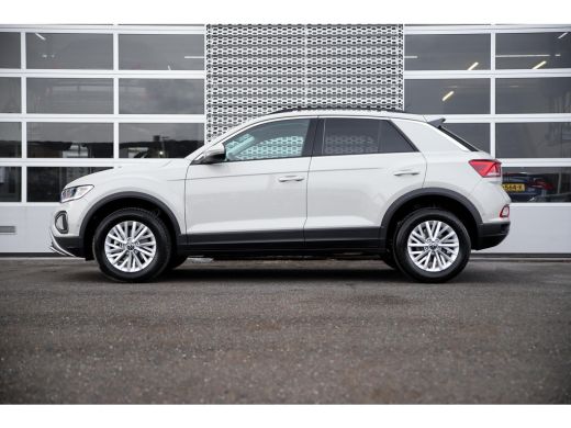 Volkswagen T-Roc 1.0 TSI 110 6MT Life Zijruiten achter en achterruit getint, 65% lichtabsorberend ActivLease financial lease