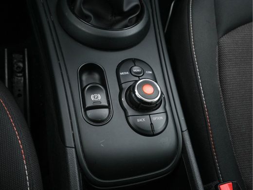 Mini Countryman 1.5 One *AIRCO | CRUISE | PDC | APP-CONNECT | AMBIENT-LIGHT | COMFORT-SEATS | 16"ALU* ActivLease financial lease
