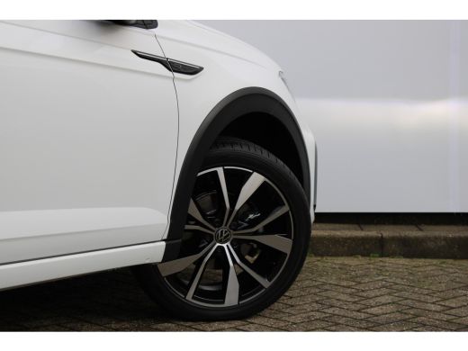 Volkswagen Taigo 1.0 TSI 110PK DSG Aut. R-Line Business | Navigatie | 18'' LMV | ACC | Stoelverwarming | Black Pak... ActivLease financial lease