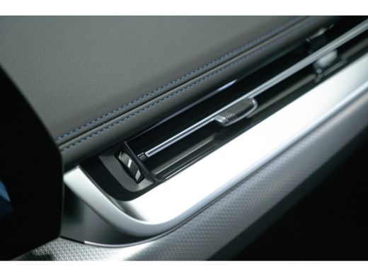 BMW iX1 eDrive20 M Sportpakket Pro ActivLease financial lease