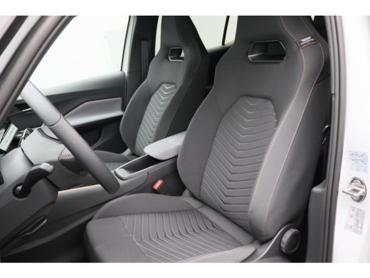 Seat Born 58 kWh Adrenaline one 204PK Warmtepomp, achteruitrijcamera, keyless, stuur/stoelverwarming, 19'' ... ActivLease financial lease