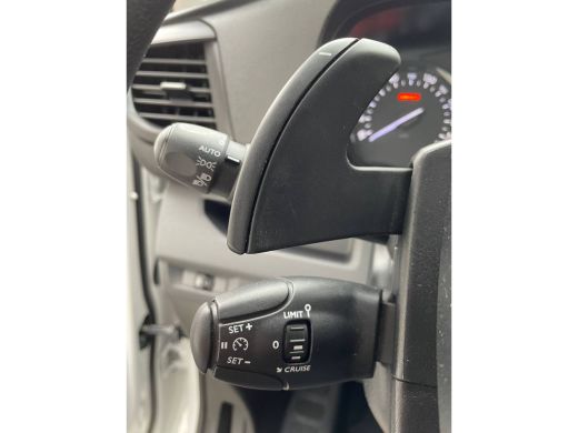 Peugeot Expert GB Long 2.0 BlueHDi 180pk Automaat | Sensoren V+A | Apple Carplay/Android auto | 3-zits | Half Leder ActivLease financial lease
