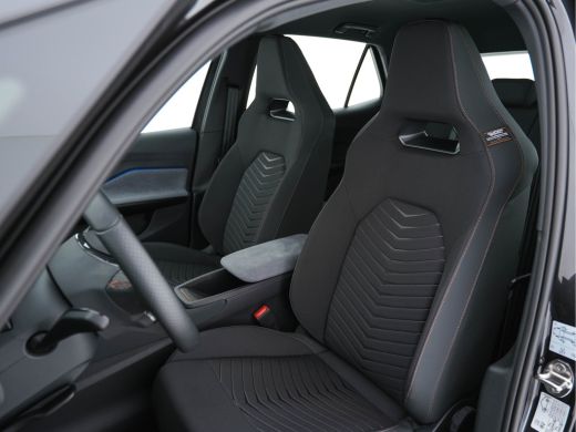 Seat Born Adrenaline 62 kWh [ 3-Fase ] (INCL-BTW) *HEAT-PUMP | ADAPTIVE-CRUISE | FULL-LED | MICROFIBRE | SU... ActivLease financial lease