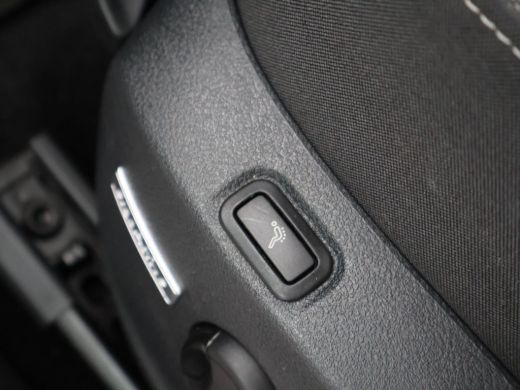 Volkswagen Golf 1.5 TSI 130 PK DSG AUT. + MASSAGE / ADAPTIVE CRUISE / CARPLAY / STOELVERW. ActivLease financial lease