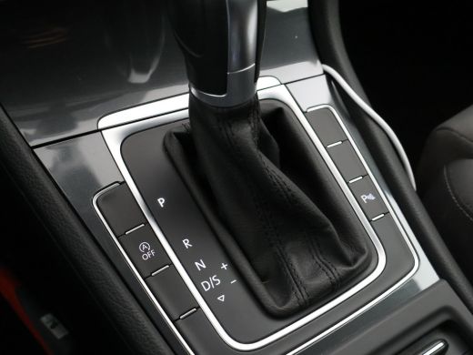 Volkswagen Golf 1.5 TSI 130 PK DSG AUT. + MASSAGE / ADAPTIVE CRUISE / CARPLAY / STOELVERW. ActivLease financial lease